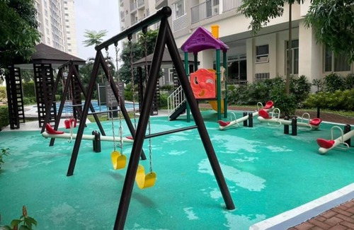 Las Pinas Apartamento | Breathing Space Staycation at South Residences Las Piñas 2 BR