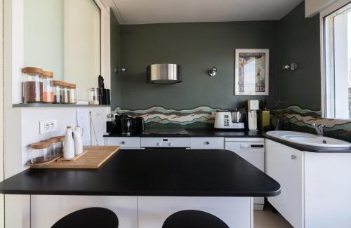 19th Arrondissement Apartamento | Breathtaking 2BD Apartment Roof-top Patio 19e!