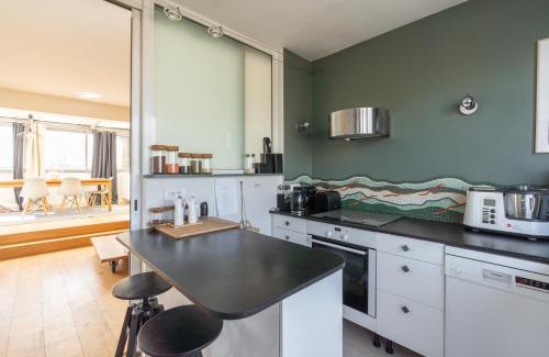 19th Arrondissement Apartamento | Breathtaking 2BD Apartment Roof-top Patio 19e!
