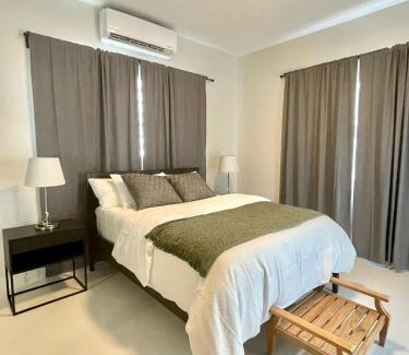 Parque Apartamento | Breathtaking 3-Br Beachside Apt