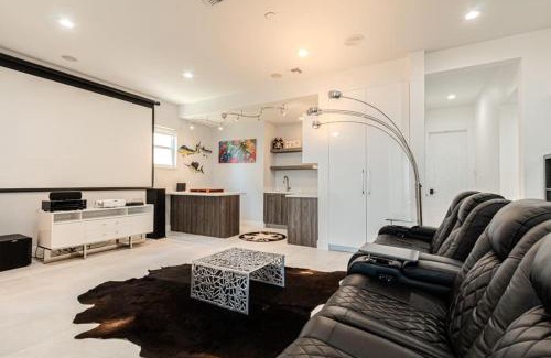 Caloosahatchee Casa | Breathtaking 6BD Riverfront Mansion w Pool