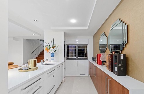Yeronga Apartamento | Breathtaking designed to draw on its rare riverside