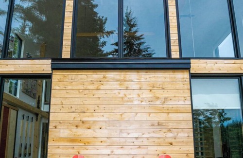 Mauricie Casa | Breathtaking Escape w/ Fireplace, BBQ, Wellness & Soothing Du Loup river View