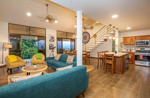 Cantón de Quepos Villa | Breathtaking Jungle Views and Abundant Wildlife - Large pool.