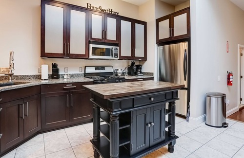Canandaigua Apartamento | Breathtaking large Loft Apmt - Explore Downtown Canandaigua and Finger Lakes