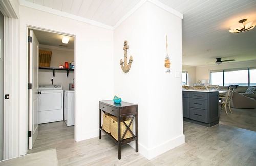 Caswell Beach Apartamento | Breathtaking Ocean Front Condo at Caswell Beach. Norah Patrick's Hideaway