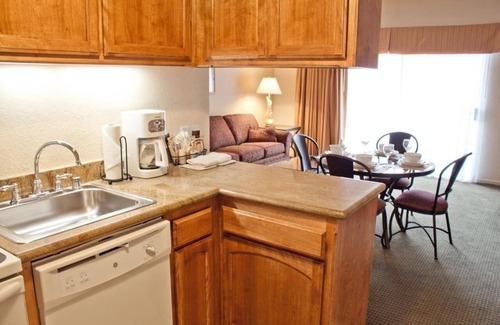 Avila Beach Hotel | Breathtaking Ocean Views! Full Kitchen, Free Parking, Onsite Swimming Pool