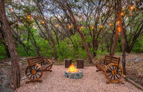 Wetmore Casa | Breathtaking Roof Pool Views, Gameroom, Firepit