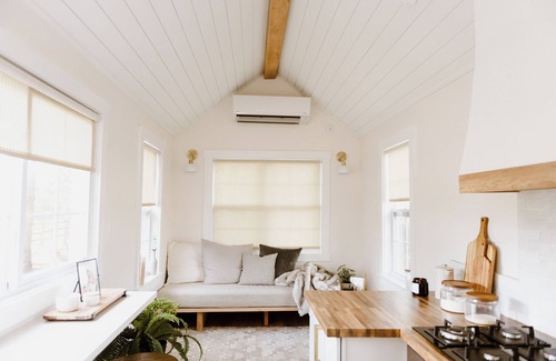 Plumsteadville Casa | Breathtaking Scandinavian Tiny House on Horse Farm