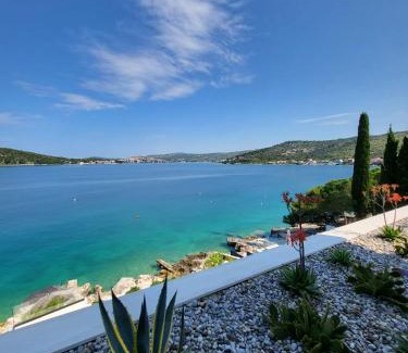 Razanj Apartamento | Breathtaking Seafront Elegance Luxury Penthouse