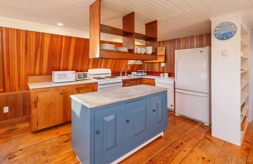 Newburyport Casa | Breathtaking Sunsets on Plum Island at Blue Moon
