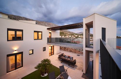 Dugi Rat Villa | Breathtaking view on the coast