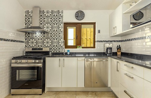 Alto Vista Casa | Breathtaking Views 2BR3BA Private Pool Large Space