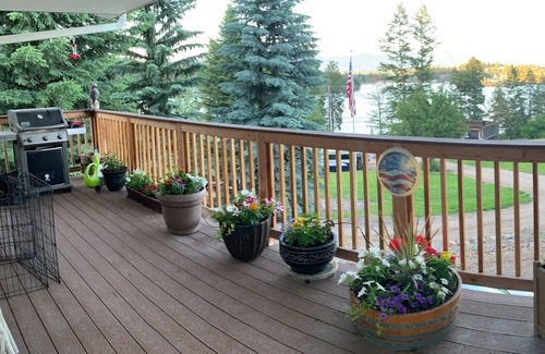 Somers Casa | Breathtaking views of Flathead Lake and the Rocky Mountains