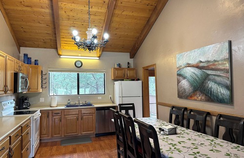 Whispering Pines Cabina | Impresionantes vistas de Mogollon Rim desde Large Mountain Home