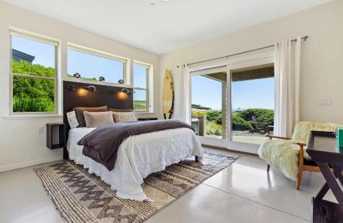 Bodega Bay Casa | Breathtaking Views of the Pacific Ocean Rooftop Balcony Gourmet Kitchen and Hot Tub overlooking Golf Course