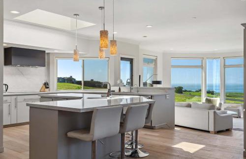 Bodega Bay Casa | Breathtaking Views of the Pacific Ocean Rooftop Balcony Gourmet Kitchen and Hot Tub overlooking Golf Course