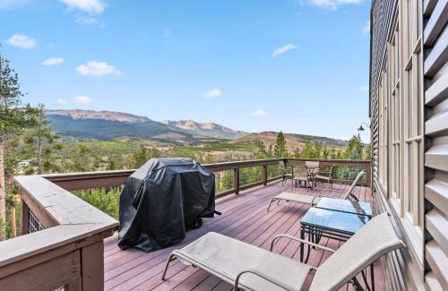 Breckenridge Casa | Breckenridge Escape with Hot Tub and Mountain Views