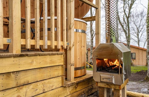 East Lewiston Apartamento | Breckland Lodge 1 with Hot Tub