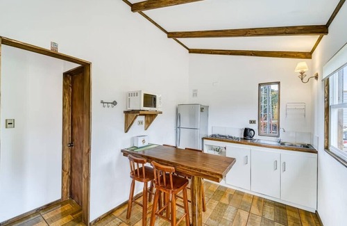 Algarrobo Cabina | Breeze Cabin 2B W/Wifi, Smart TV & Parking.