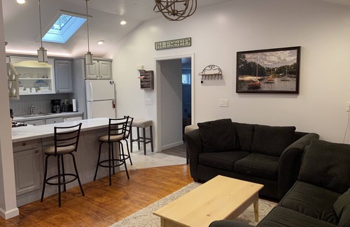 Bourne Casa | Breezeway Cottage Cheerful 3 Bed/2 Bath home