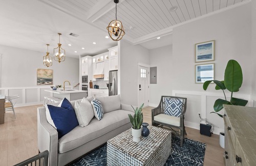 Galveston Casa | Breezeway: Luxury Listing- Largest Private Pool, mini-GOLF, Sunset & Bay view
