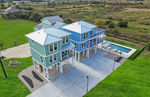 Galveston Casa | Breezeway: Luxury Listing- Largest Private Pool, mini-GOLF, Sunset & Bay view