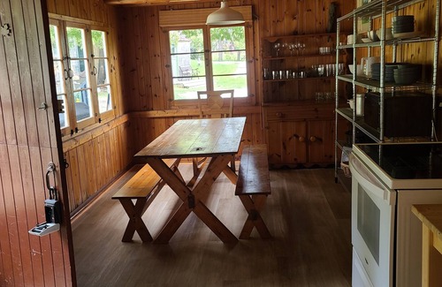 Tobermory Cabaña | Breezy Bay Waterfront Cottage