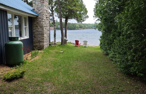 Tobermory Cabaña | Breezy Bay Waterfront Cottage