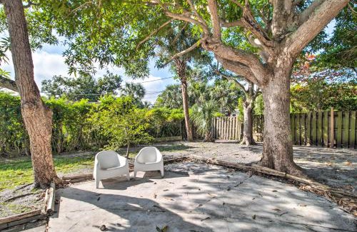 Old Northwood Casa | Breezy Coastal Retreat with Yard, 3 Mi to Palm Beach