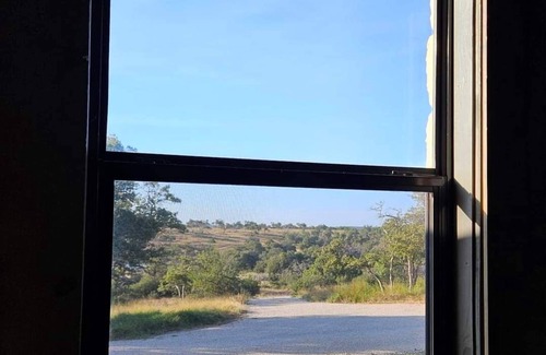 Fredericksburg Cabaña | Breezy Hills Cottages