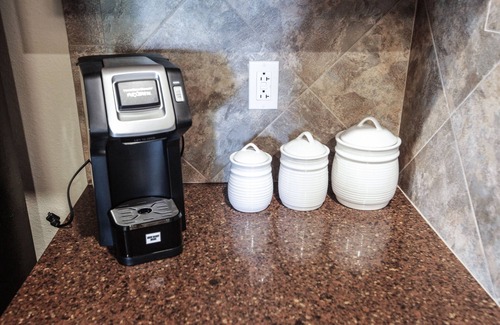 Horseshoe Bay Condominio | 🍀 Breezy home on Lake LBJ - extra cleaning measures in place