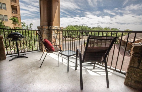 Horseshoe Bay Condominio | 🍀 Breezy home on Lake LBJ - extra cleaning measures in place