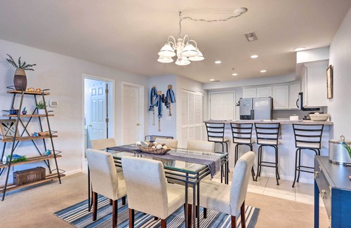 Camdenton Condominio | Breezy Lakefront Condo w/ Balcony & Lake View!