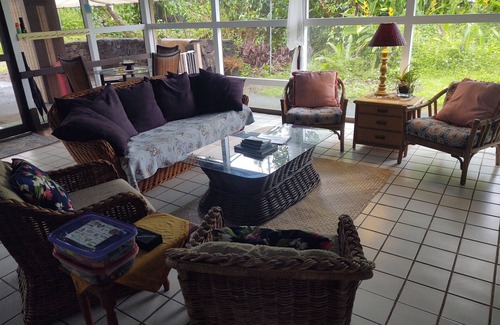 Nanawale Estates Casa | Breezy Lanai with a Bedroom & Bath