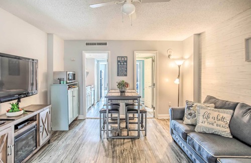 Myrtle Beach Apartamento | Breezy Myrtle Beach Condo w/ Balcony & Views!