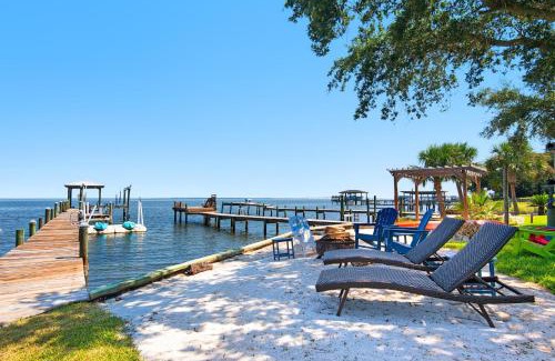 Gulf Breeze Casa | Breezy on the Bay