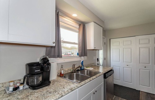 Mentor Headlands Casa | Breezy Paradise, 3 Bedroom with Shared Beach, King Bed