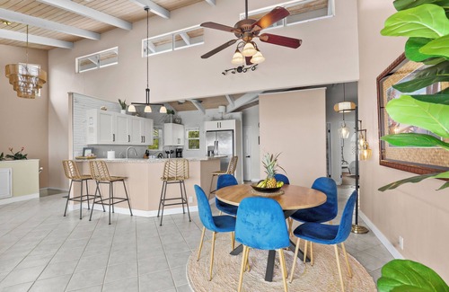 Kailua-Kona Casa | Breezy Pool Oasis 5BR AC Ocean Views 5min to Beach