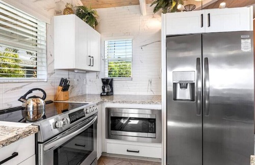 Kailua-Kona Casa | Breezy Pool Oasis 5BR AC Ocean Views 5min to Beach