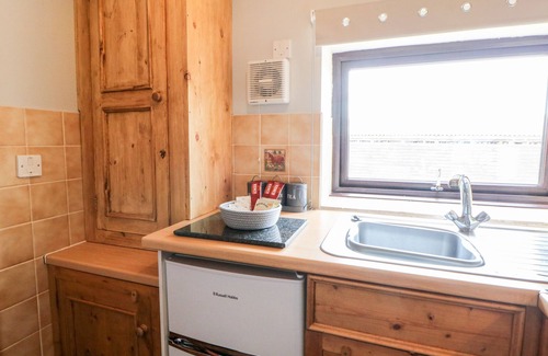 Over Haddon Cabaña | BRENDAN, pet friendly, with a garden in Bakewell