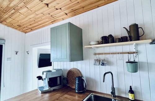 Newtownards Cabina | Brent lodge - luxury hill top living by the water
