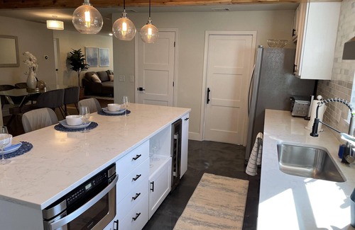 Brentwood Casa | Brentwood de Maria -Cowboy Pool & Dog Friendly