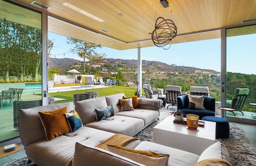 Brentwood Casa | Brentwood Retreat - pool/jacuzzi, fitness room, theatre & dual primary bedrooms