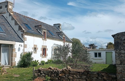 Poulgoazec Casa | Breton coastal "penty" house - walking distance to the beach