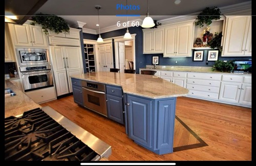Green Bay Casa | Brett Favre's legendary Packer home with 6-bedrooms 7-baths in Green Bay.