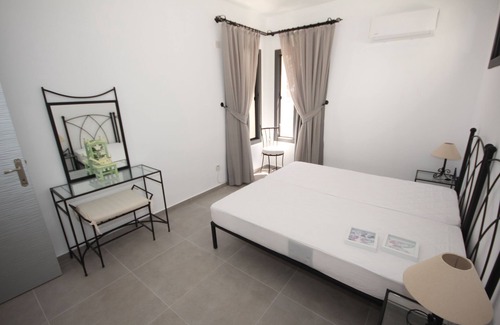Kyrenia Villa | Bretts Landing WOW how big ! sleeps 28 NEW VILLA