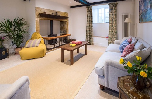 Yeovil Apartamento | Brew House Cottage is a charming semi-detached former Estate cottage.