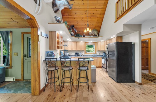 Holden Casa | Brewer Lake Wilderness Cabin - Connect to Nature and Enjoy Classic Maine Charm!