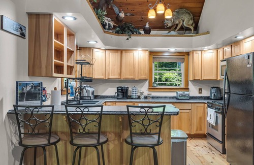 Holden Casa | Brewer Lake Wilderness Cabin - Connect to Nature and Enjoy Classic Maine Charm!